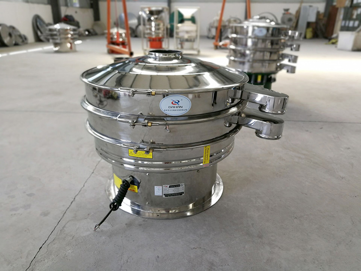 全不鏽鋼振動篩整機采用不鏽鋼抛光而成，幹淨衛生，可避免原料被污染
